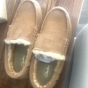 NEW Men’s Clark’s Venetian Moccasin Slipper -Size 11